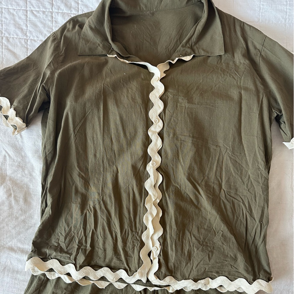Amazon Scallop Short Set - Picture 2 of 4